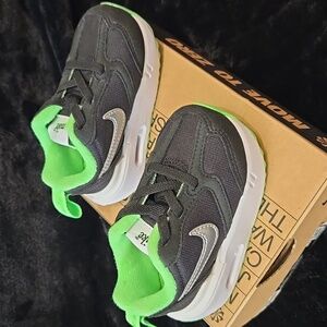 Nike Air Max Dawn - Black and Neon Green